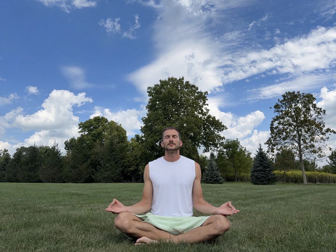 Yogi Manu - Banner